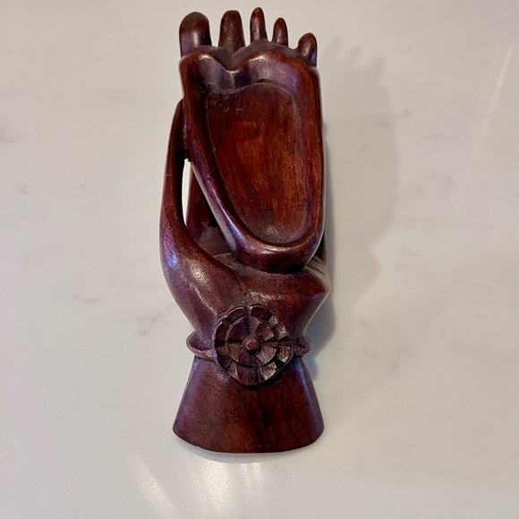 Vintage HandCarved Wooden Sculpture + Intricate Details in a unique hand shape - Picture 3 of 13